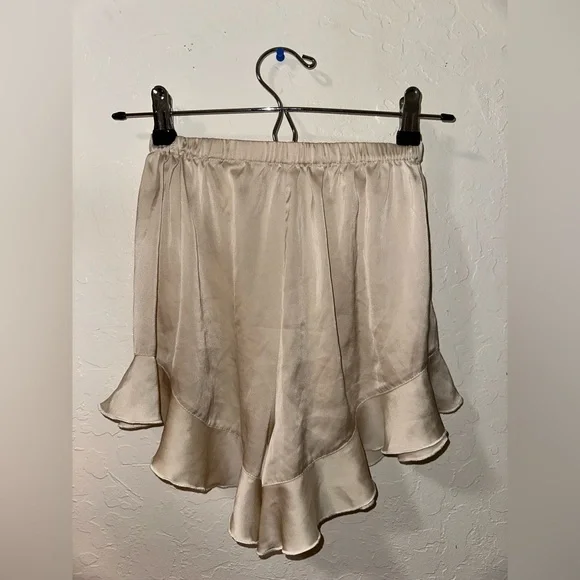 Cream Ruffle Hem Shorts - Picture 3 of 3